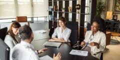 أنواع مختلفة من الاجتماعات لتسوية شؤون العمل… ما هي؟